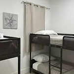 203 Miami Shared Rooms For Men Central Comfortable, Affordable