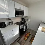 Modern Miami Oasis - Bbq Access