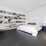 Stunning Upper Penthouse With Private Rooftop Pool