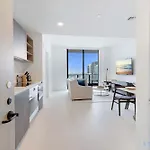 1Br Apartment - Pool & Gym