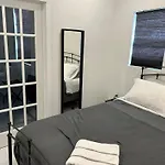 Gorgeous Private Room, Near The Airport - Free Parking - 01