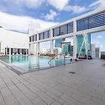 Elevated Elegance Luxe View Pool Free Parking