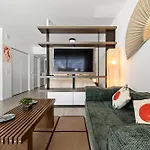Breezy Stays Luxury Residences - Near Kaseya Center