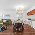 Exclusive 1Br Apartment On 35Th Floor