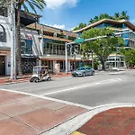 Coconut Grove Bayview Unit Parking Included