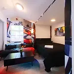 Miami Wynwoods Nook, The Graffiti Stylish Studio
