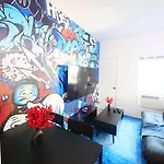 Miami Wynwoods Graffiti Blues Central Escape