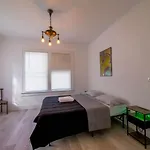 Unique Stylish 2-Bedroom Apt Miami Getaway