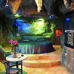 Hialeah Motel - Adults Only