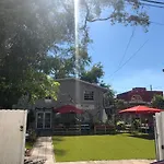 Guest House Paradiso