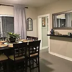 Modern 3/1 House Close To Beaches And Midtown