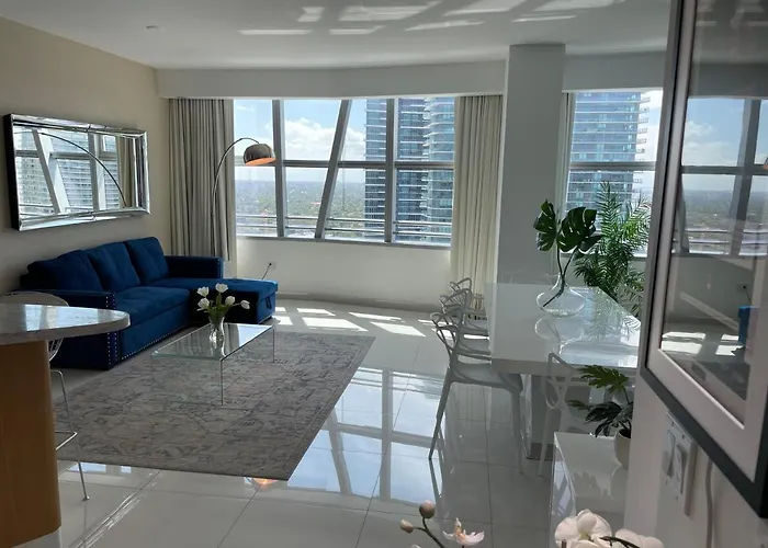 3 Bedroom Apartment In The Heart Of Brickell Sleeps 8