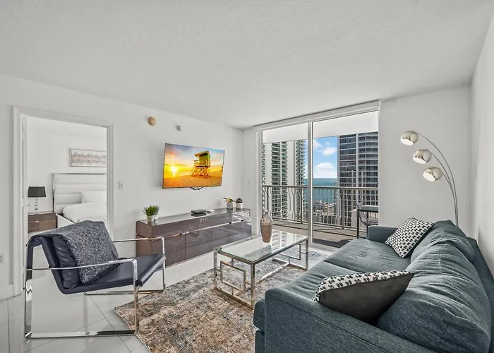 Luxurious Condo With Parking In Brickell Miami