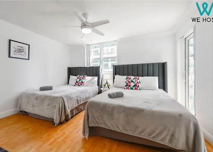 Trendy 2Br Condo With Pool And Bay Views