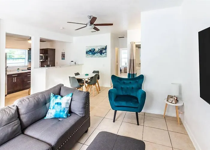 Bright & Cozy Duplex ~ Near South Beach & Wynwood!