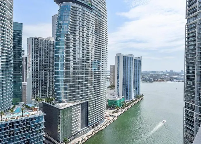 Miami City Views At Icon Brickell
