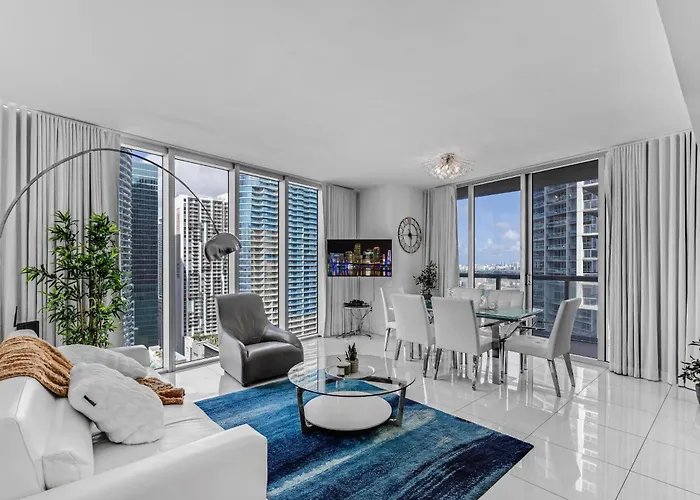 Luxurious Condo At Icon With Views