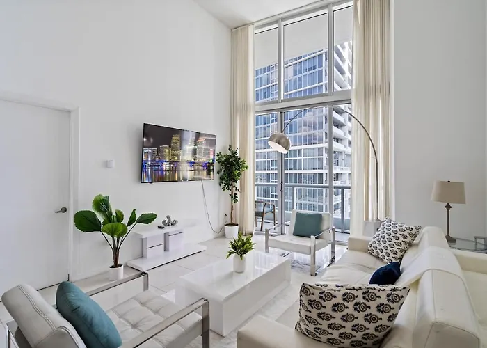 Icon 1 Bed With Water Views 16 Ft Ceilings And Free Spa Access