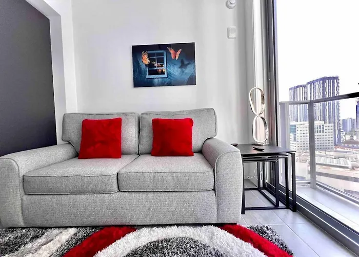 Modern Studio Downtown With Pool And Gym