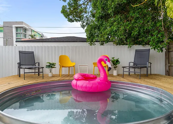 Casa Flamingo - Cozy Home Pool Location