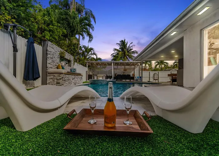 Miami Luxury House W Heated Pool & Jacuzzi