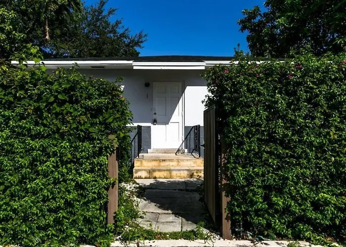 Calle Ocho Urban Getaway