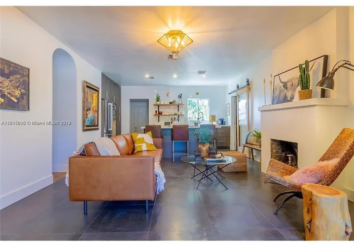 Artsy Oasis: Design District Gem
