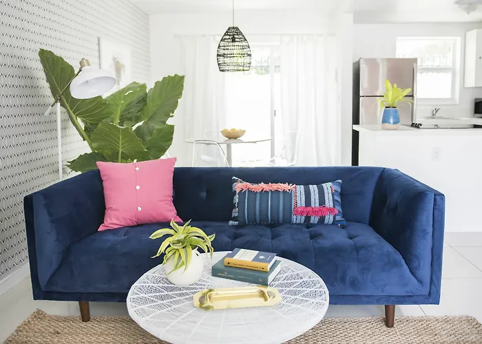 Playful 2Br In Miami River Inn By Sonder
