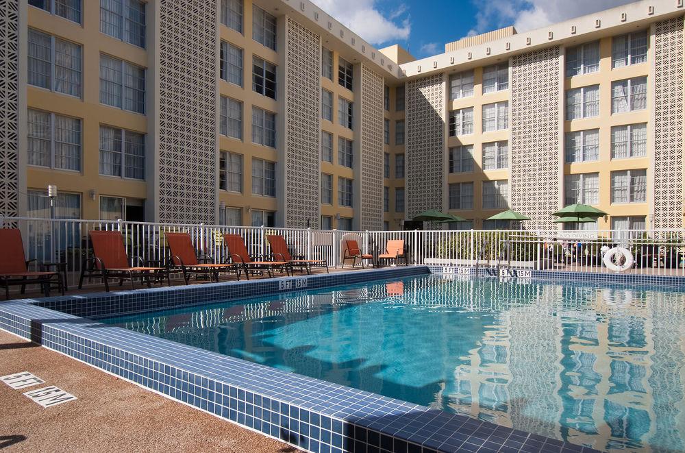 Courtyard Miami Hotel