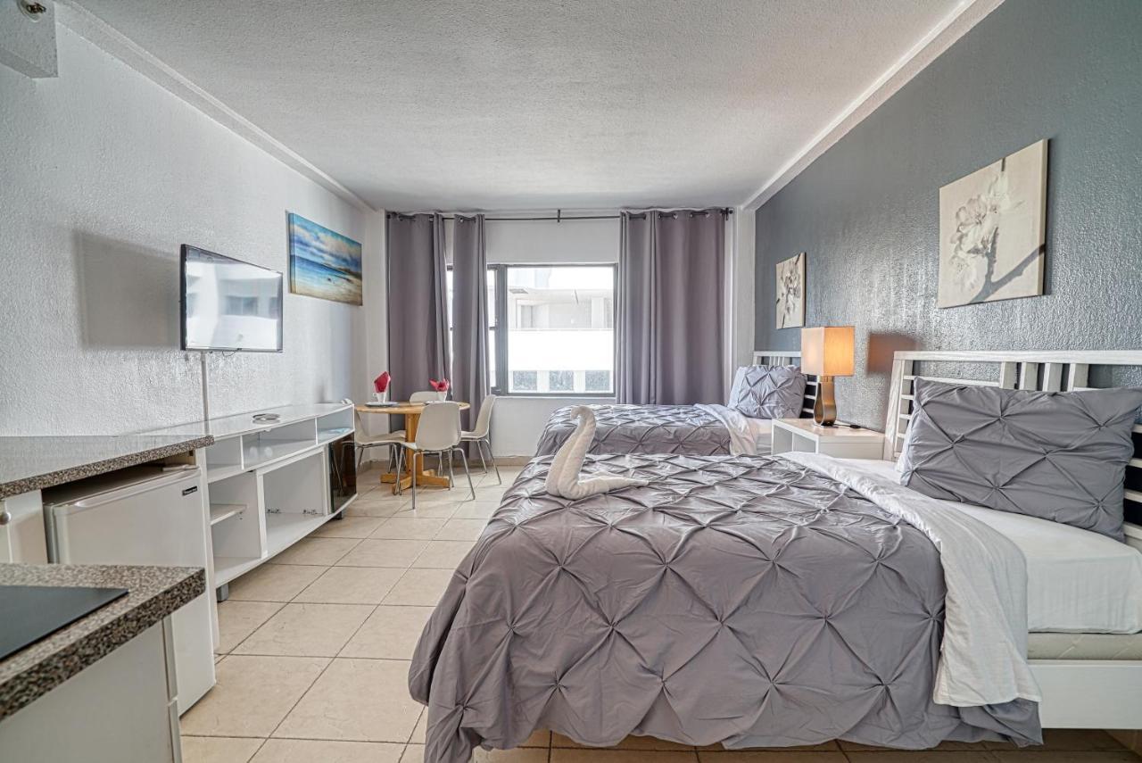 Deluxe Private At The Casablanca Miami