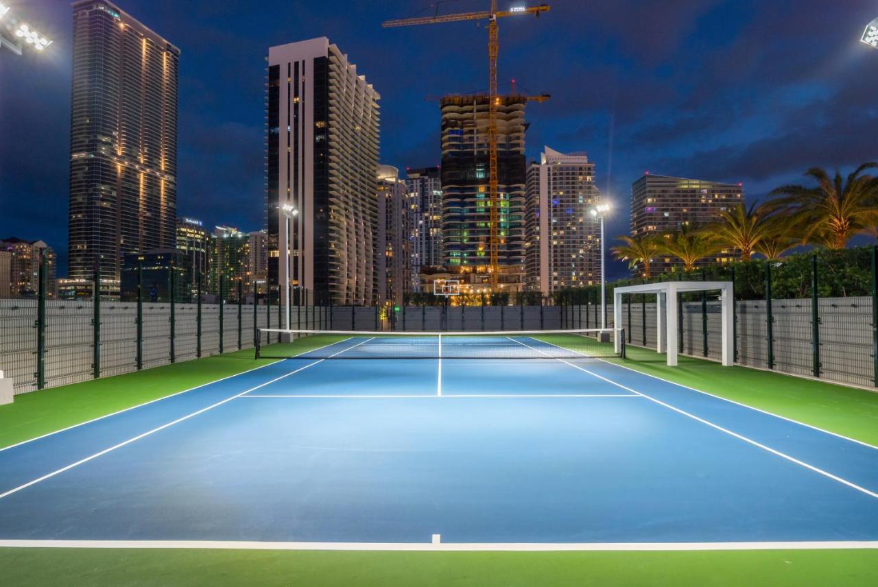 812 Located At Sls Lux Brickell, Managed And Operated By And The Beaches 4*