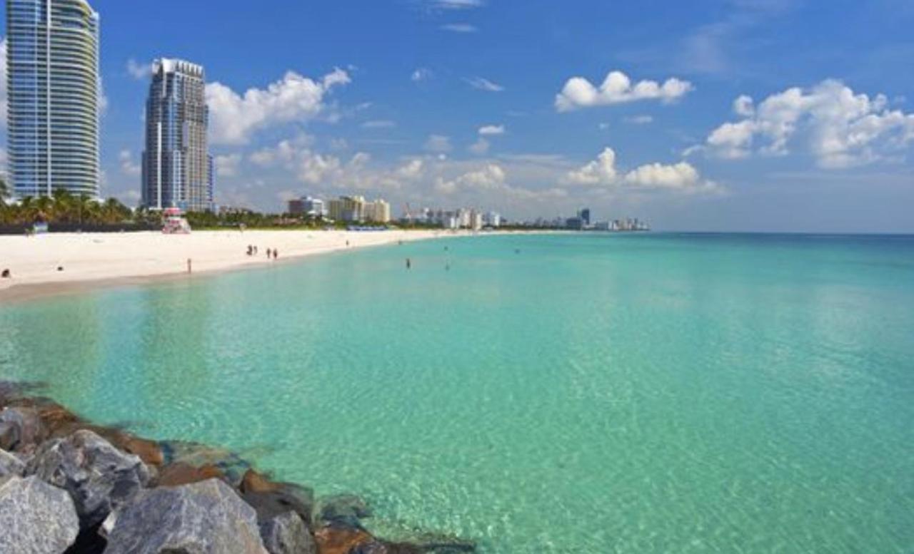Luxury Chill Close To: South Beach/airport/wynwood/design District/4 Free Gated Parking Holiday home Miami