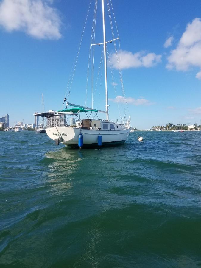 Unique Perspective Botel *