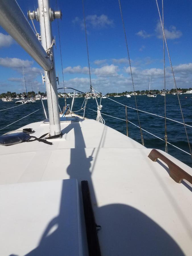 Unique Perspective Botel *
