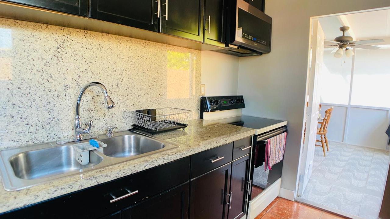 Main House 3 Bed 2 Bath & 1 Bed 1 Bath * Miami