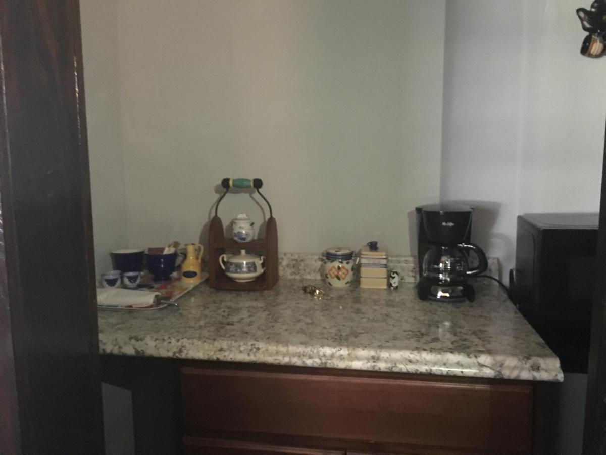 Private In The Heart Of Little Havana Homestay *
