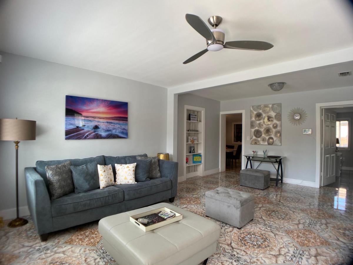 Main House 3 Bed 2 Bath & 1 Bed 1 Bath *