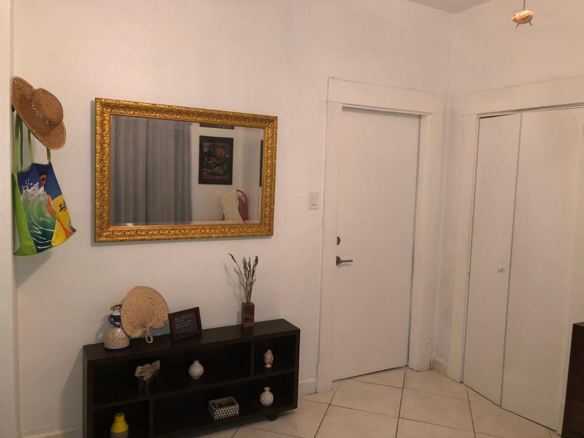 Private Next To Calle Ocho Homestay