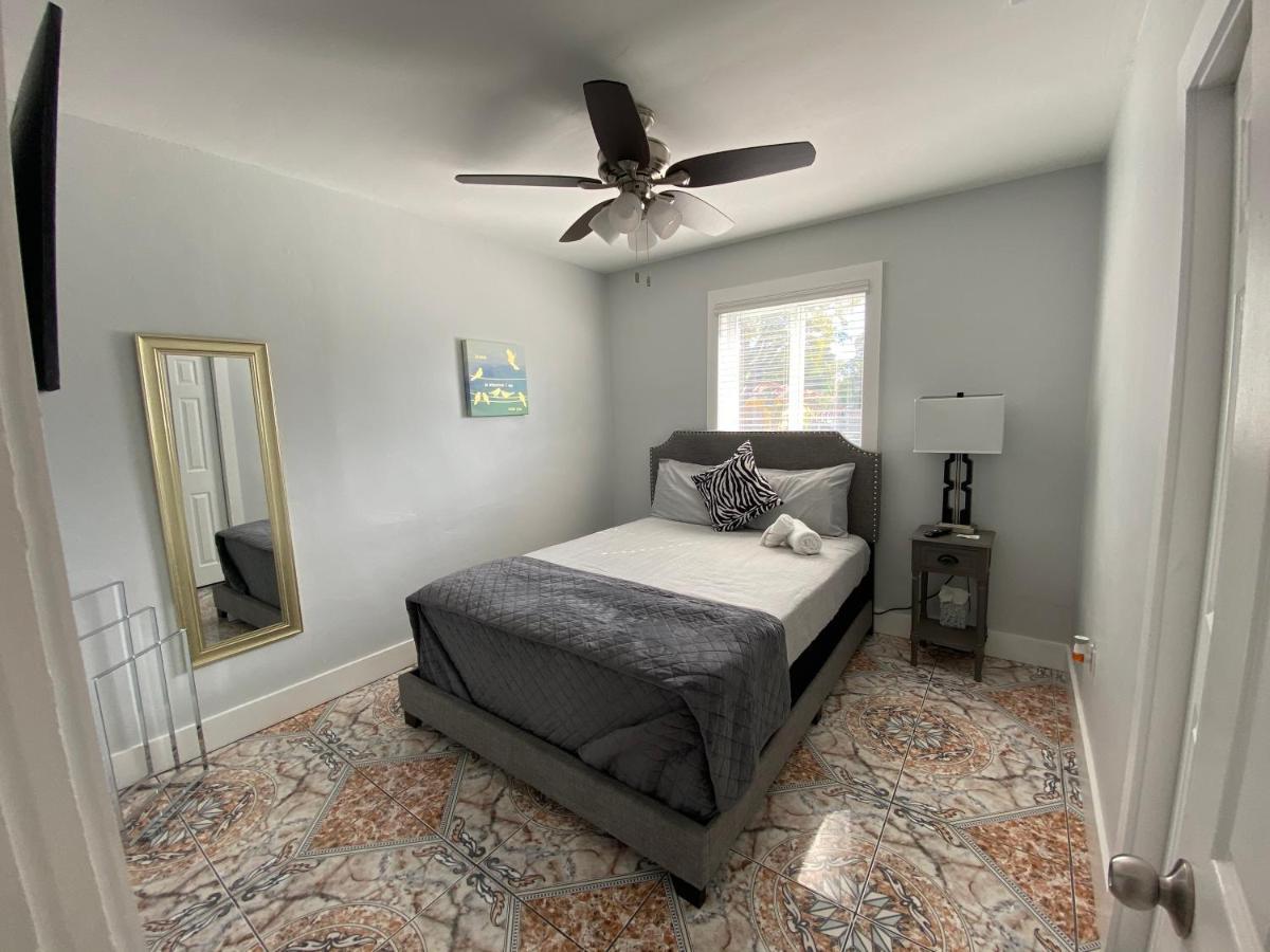 Main House 3 Bed 2 Bath & 1 Bed 1 Bath Holiday home *