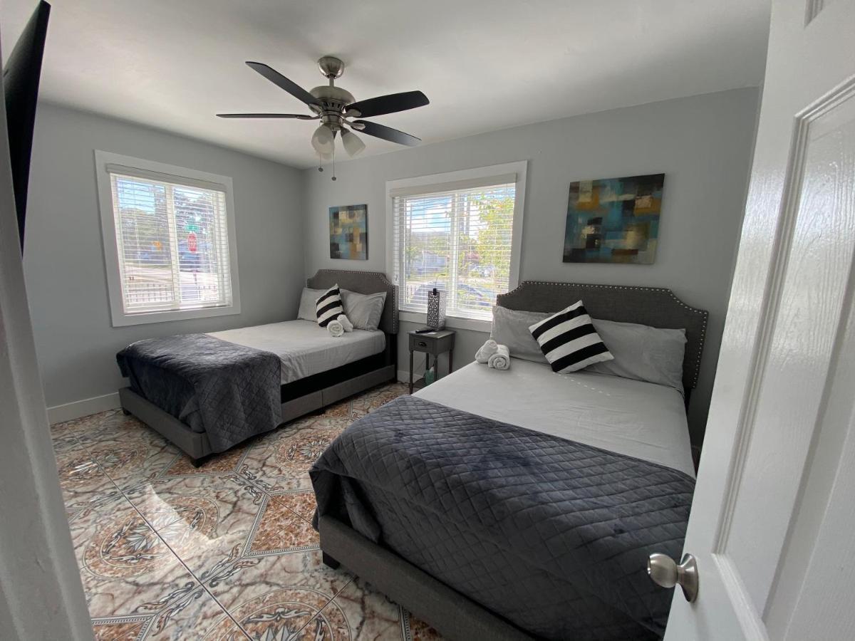 Main House 3 Bed 2 Bath & 1 Bed 1 Bath Holiday home