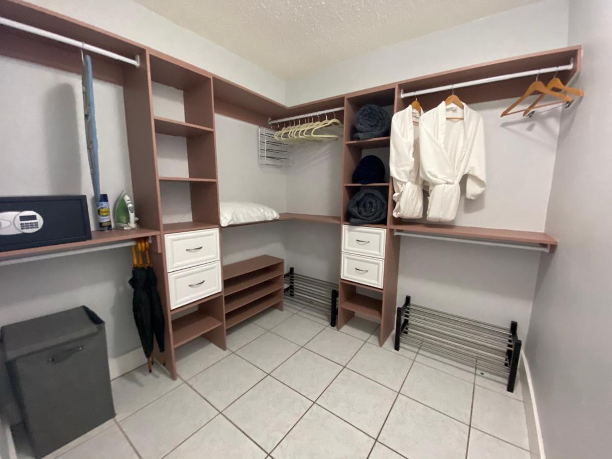 Main House 3 Bed 2 Bath & 1 Bed 1 Bath * Miami