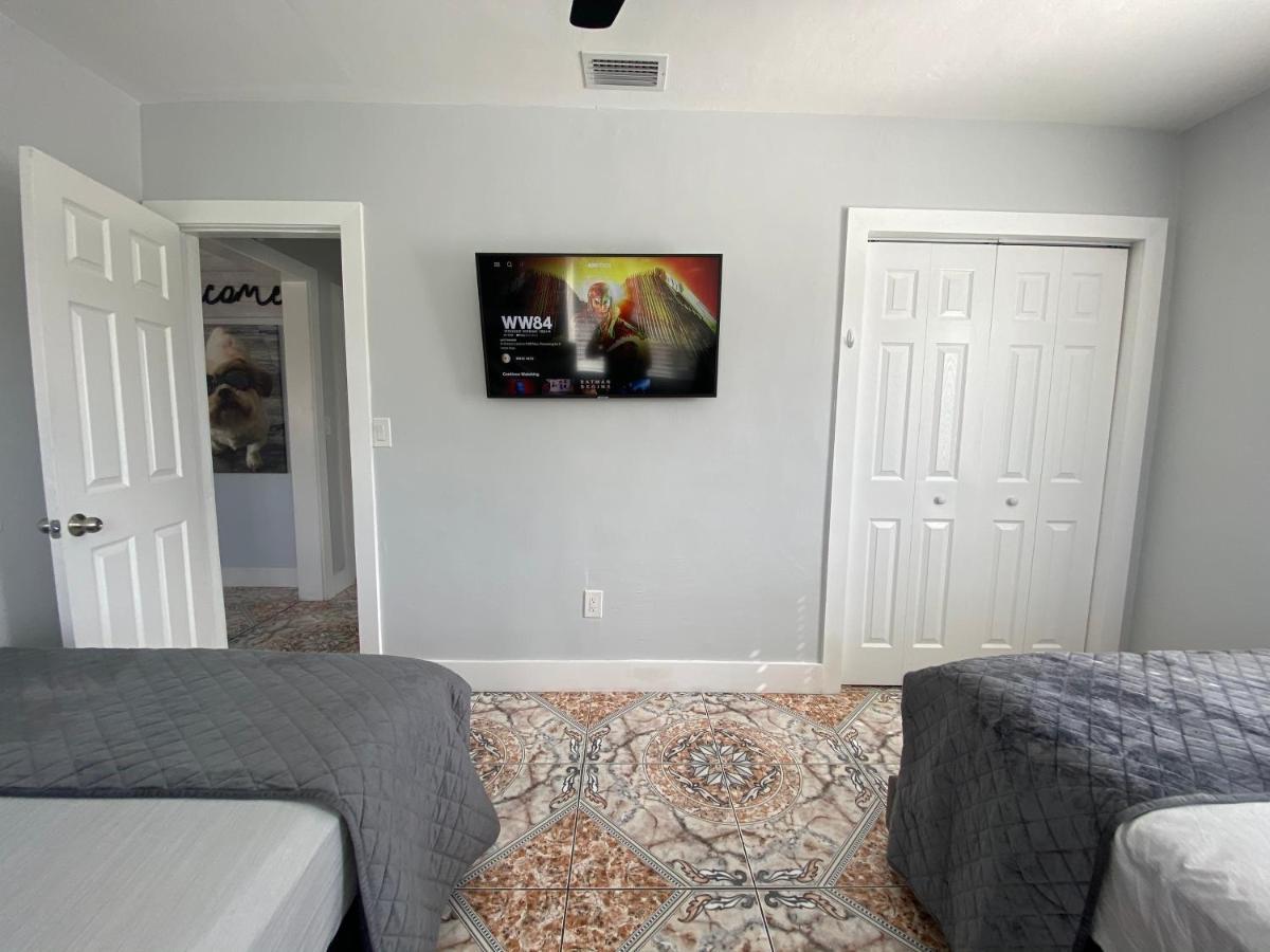 Holiday home Main House 3 Bed 2 Bath & 1 Bed 1 Bath *