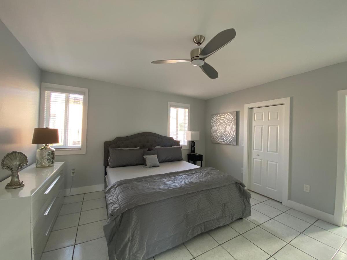 Main House 3 Bed 2 Bath & 1 Bed 1 Bath * Miami