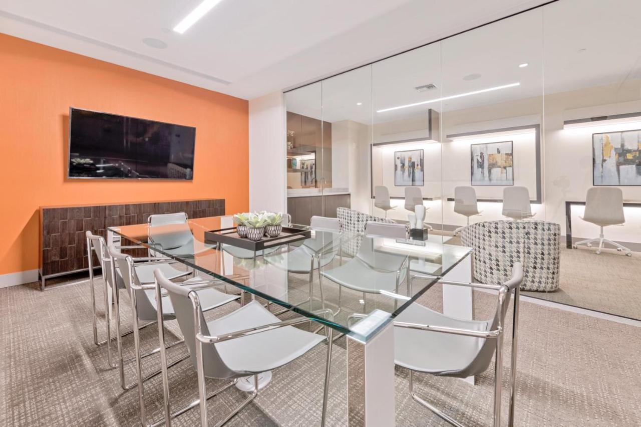 Luxury 2bd In Downtown Doral