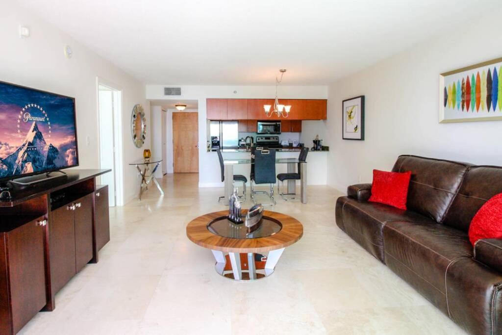Brickell Condo With Views! * Miami
