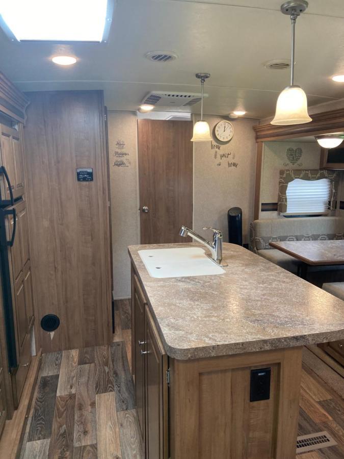 Campsite Cozy Camper - Free Parking *