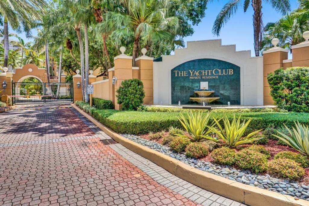 Yacht Club At Aventura Amazing Marina View Parking Included *