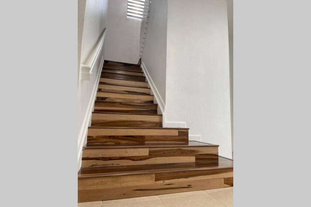 Yenya Villa Miami