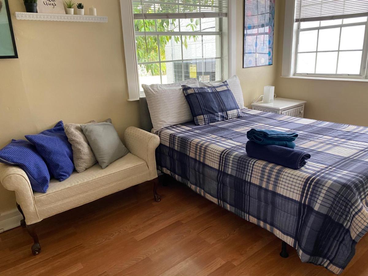 One 1 Homestay Miami
