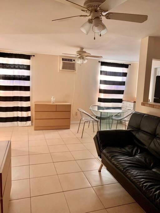 Cozy Private House Near Airport - Free Parking - 01 Holiday home